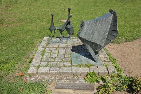 Sculpture Poultry Market by Fritz Melis 1992 at the Krautmarkt