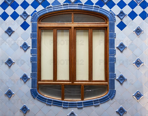 Atrium window