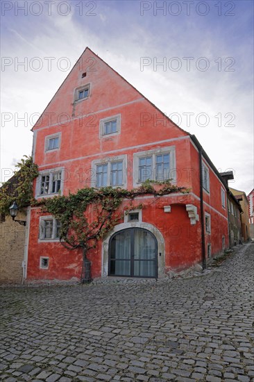 Former tithe farm built in 1550