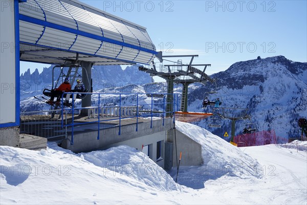 Chairlift ski