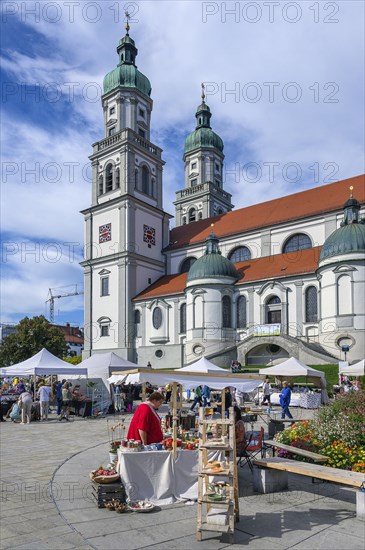 Pottery and craft market at the Lorenzkirche