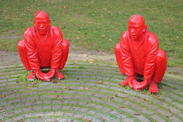 Sculpture Meeting by Wang Shugang 2013