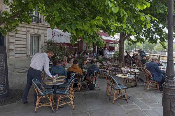 Traditional French restaurant Flore en l'Ile