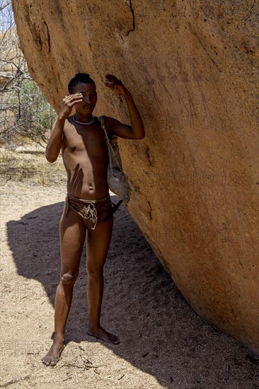 San man explaining rock paintings