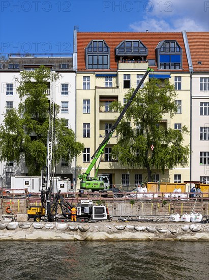 Construction work on the bank of the Spree