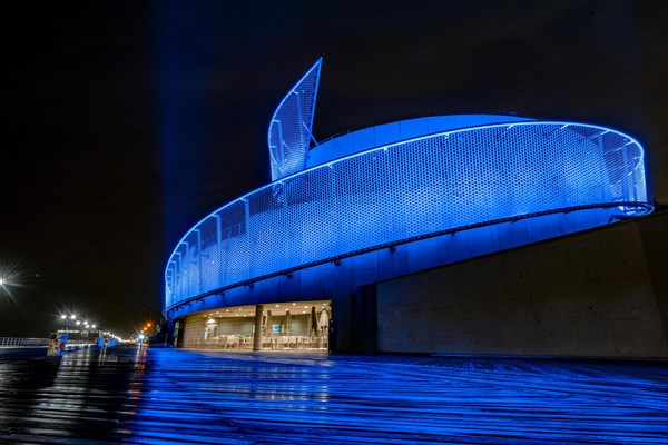 View on the new New York Aquarium building from the Riegelmann Boardwak in Brooklyn