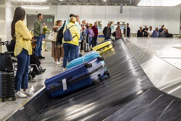 Baggage carousel at the airport