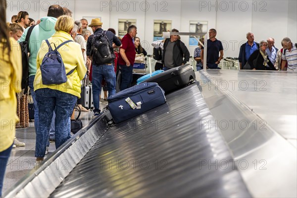 Baggage carousel at the airport