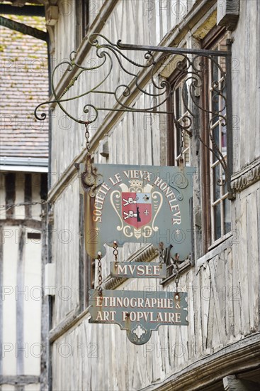 Sign at the Museum Ethnographie et d'Art Populaire