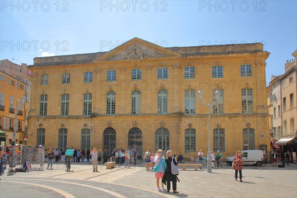 Bibliotheque de la Halle aux grains and former granary