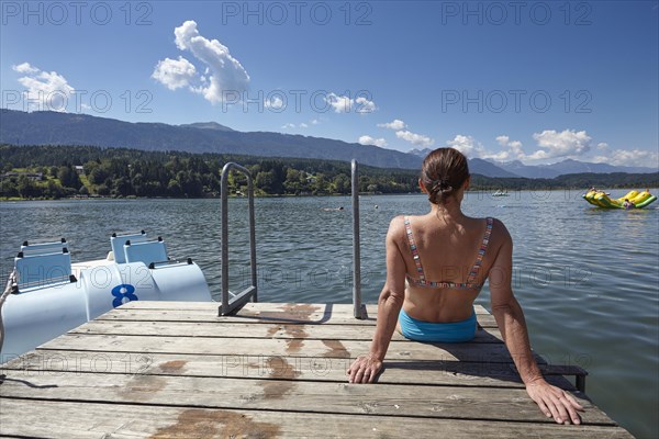 Frau am Pressegger See