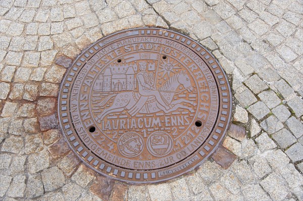 Manhole cover with historical data