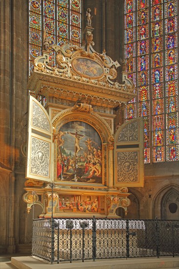 Winged altar built 1604 with painting of the Gothic town church St. Dionys