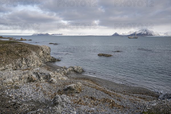 Barkentine Antigua