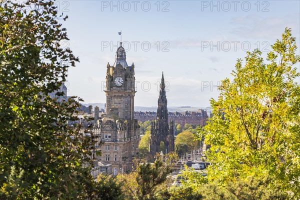 View from Calton Hill of the historic Old Town with the Edinburgh Castel