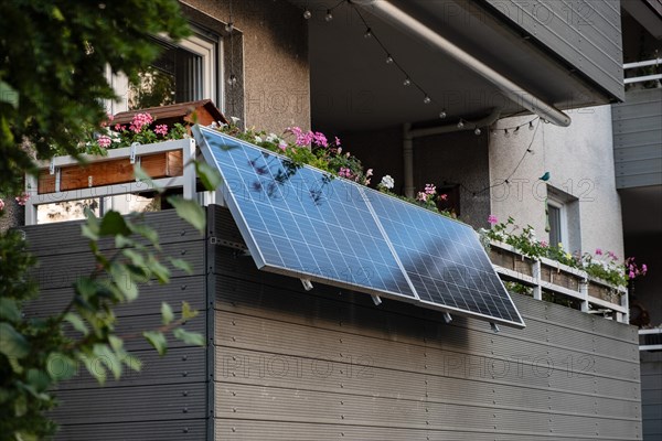 Balcony power plant on an apartment building in Düsseldorf