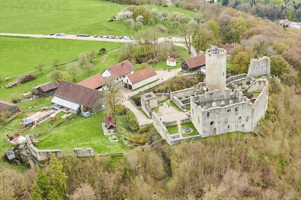 Aerial view of the area around Neumarkt and the castle ruins of Wolfstein