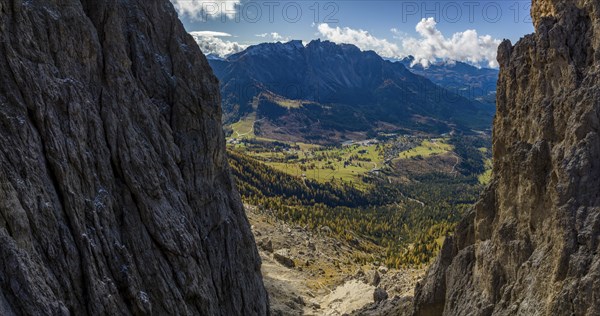 View through the Passo del Vajolon in the Catinaccio over to the Latemar