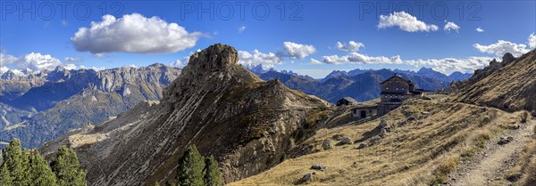 Croda Rossa Hut