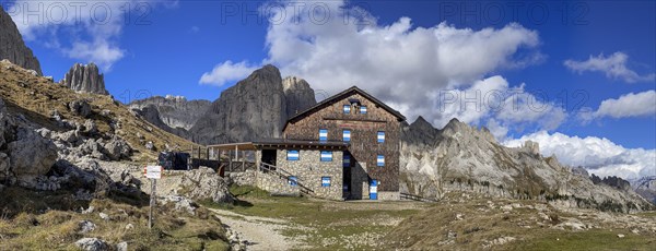 Croda Rossa Hut