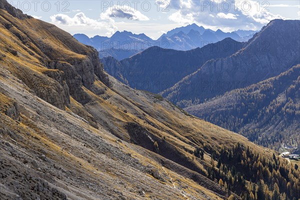 Hiking trail on the Catinaccio in autumn