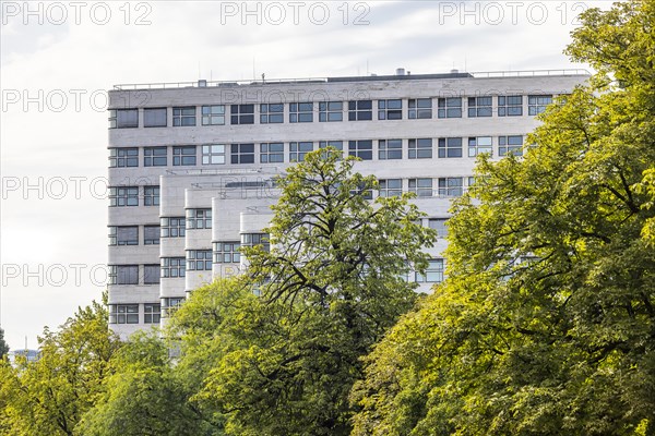 Shell House on the Landwehr Canal in the architectural style of New Objectivity