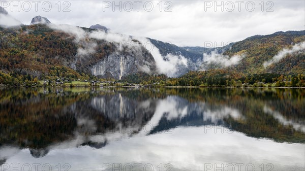 Morning atmosphere at Grundlsee