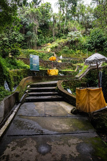 A small temple used for sacred ablutions. Enchanted and covered in moss