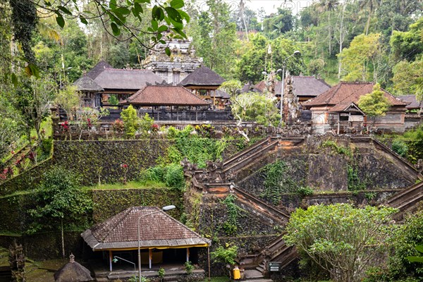 A small temple used for sacred ablutions. Enchanted and covered in moss