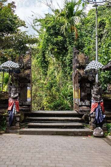 A small temple used for sacred ablutions. Enchanted and covered in moss