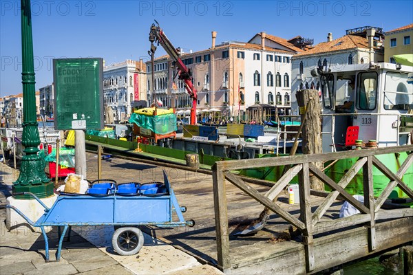 Rubbish collection at the Rialto Market