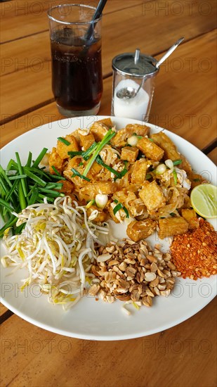 Vegan Tofu Pad Thai