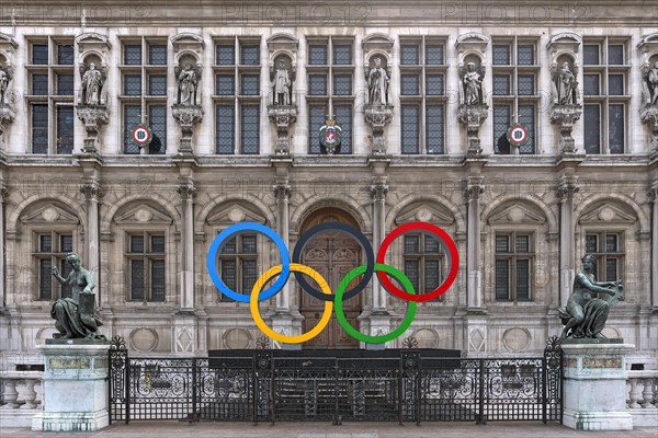 The Olympic Rings in front of the City Hall