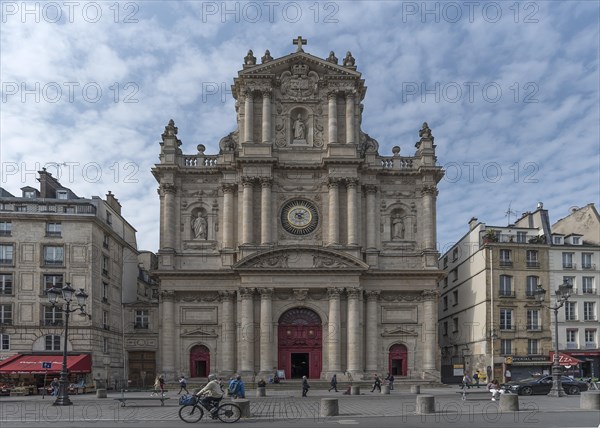 Main façade of Saint Paul Saint Louis Church