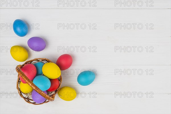 Basket with easter eggs table