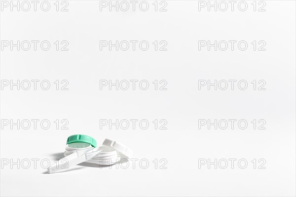 High angle contact lenses case with copy space