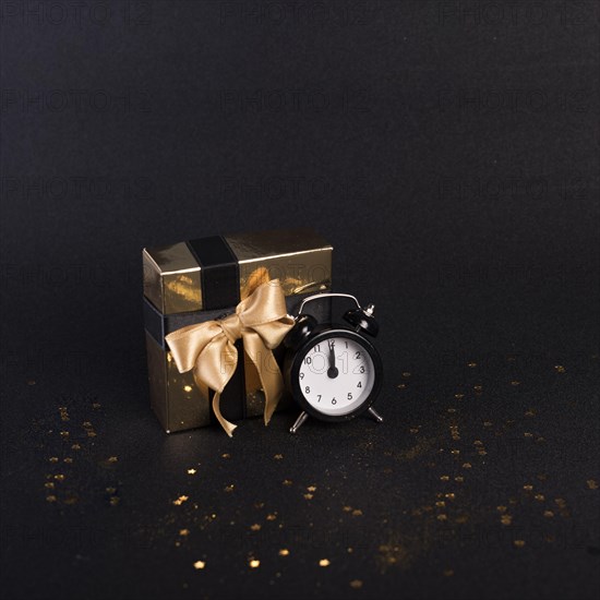 Small gift box with clock table