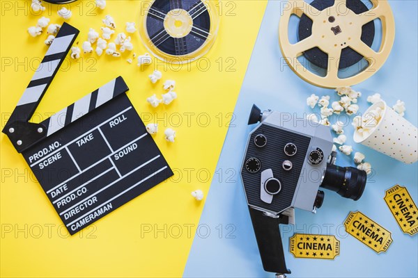 Arrangement cinema camera reels