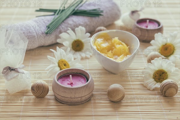 Candles bowl with shea butter