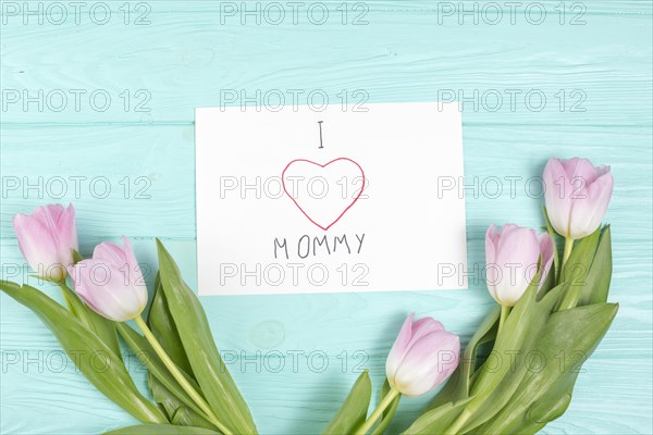 I love mommy inscription with tulips