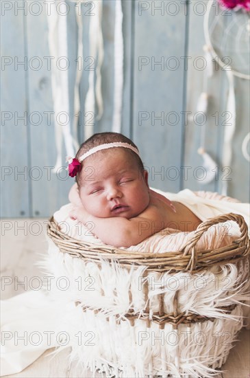 Sleepy baby white blanket