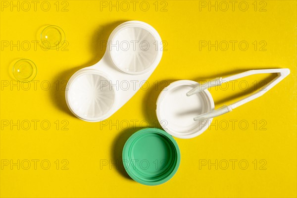 Top view contact lenses case tweezers