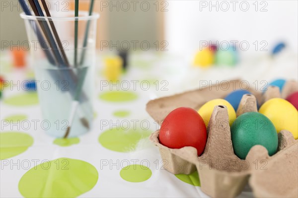 Bright eggs table coloring