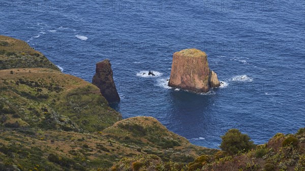 Faraglioni Rossi di Lipari