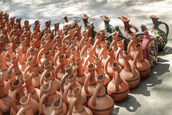 Harden clay pot showing for sale in a market