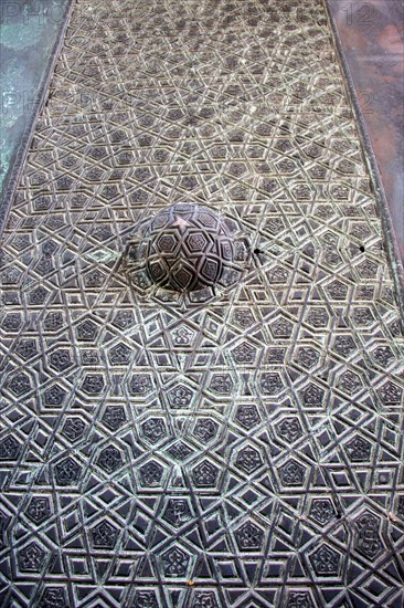 Example of Ottoman art patterns applied on metals