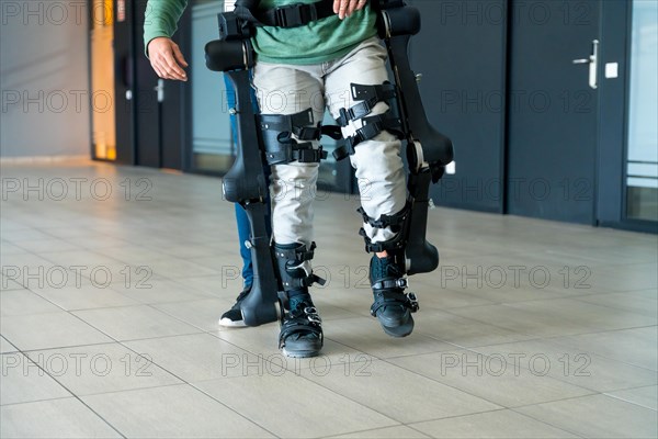 Mechanical exoskeleton