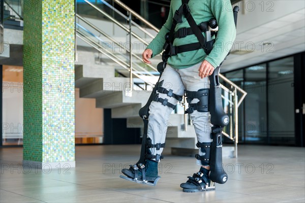 Mechanical exoskeleton