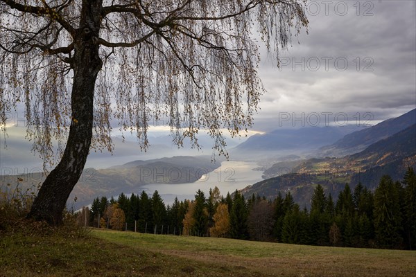 Autumn atmosphere at Lake Lake Millstatt