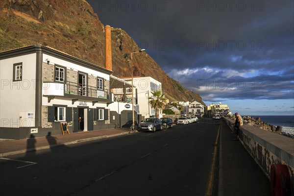 Coastal road with houses in Paul do Mar